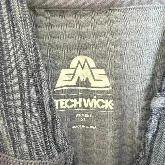 EMS Techwick Womens Size XS Half-Zip Top Fitted Pullover Blue Textured - Picture 5 of 7